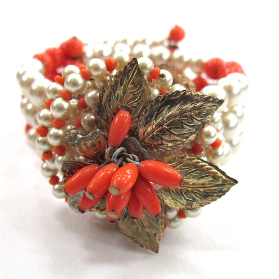 Circa 1950s Faux Pearl and Faux Coral Bead Wired … - image 2