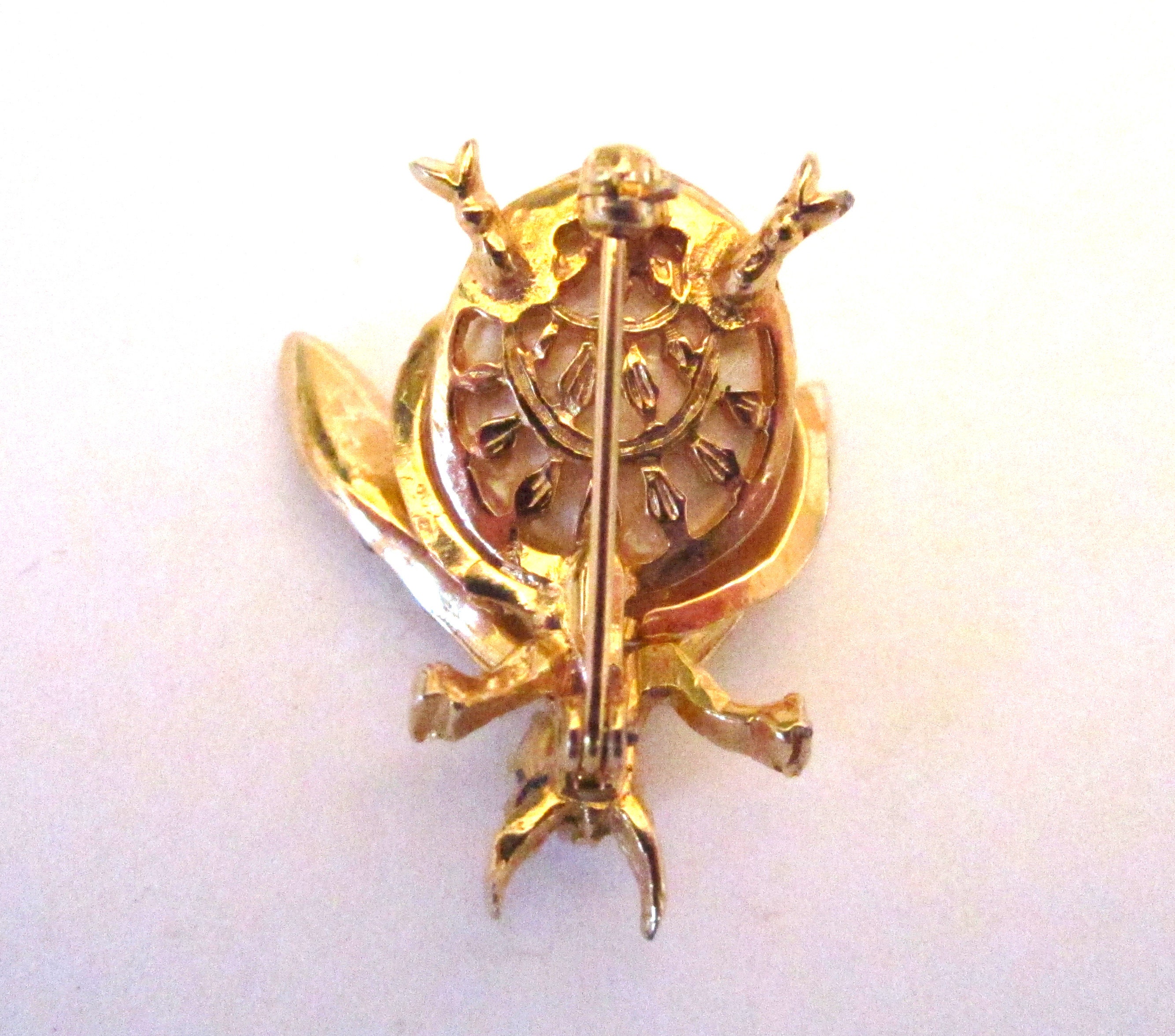 Circa 1960s Gold Tone Rhinestone and Faux Pearl Fly/bee