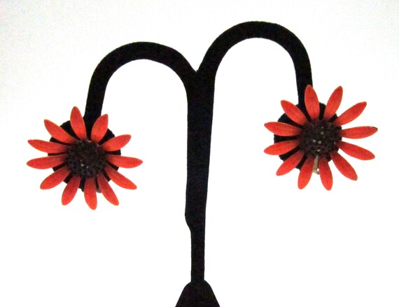 Circa 1960s Bright Orange Daisy Earrings - image 2