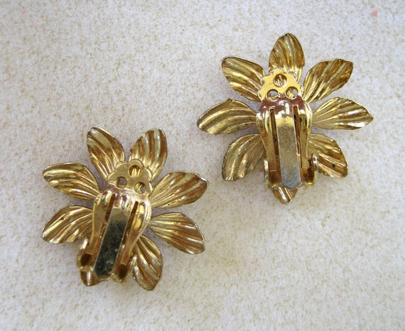 Circa 1950s Gold Filled Cultured Pearl Floral Ear… - image 3