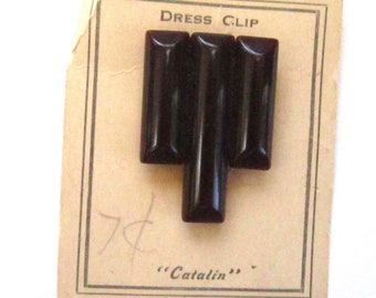 Circa 1930s Catalin Dress Clip on Original Card