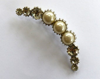 Broche/prendedor de luna creciente plateada con perlas de imitación y diamantes de imitación