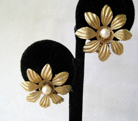 Circa 1950s Gold Filled Cultured Pearl Floral Ear… - image 2