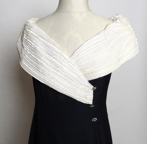 Circa 1950s Black Polyester Crepe Gown/Dress with… - image 5