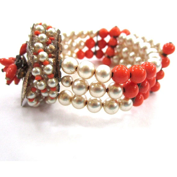 Circa 1950s Faux Pearl and Faux Coral Bead Wired … - image 5