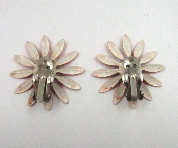 Circa 1960s Bright Orange Daisy Earrings - image 3