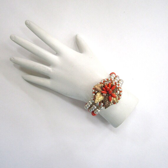Circa 1950s Faux Pearl and Faux Coral Bead Wired … - image 3