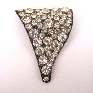 Art Deco Rhinestone Undulating Pot Metal Shield Dress Clip