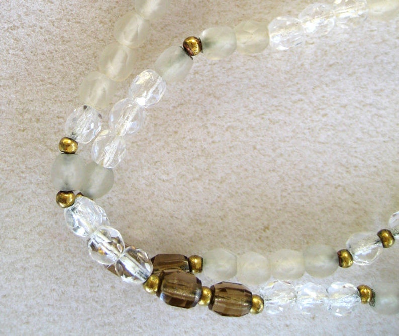 Art Deco Frosted and Clear Glass Flapper Necklace