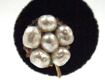 Pendientes de perlas de imitación de Miriam Haskell, circa 1940.