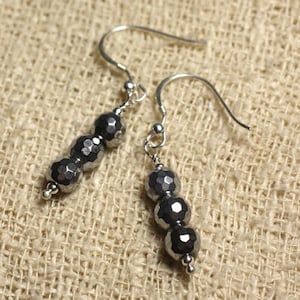 Ohrringe aus 925er Silber – facettierter Rhodium-Hämatit, 6 mm