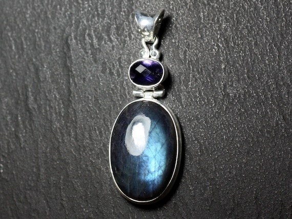 No. 37-pendant Silver 925 and Stone-labradorite Oval 25x17mm No. 37-pendant Silver 925 and Stone-labradorite Oval 25x17mm