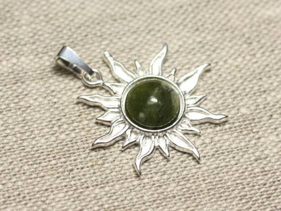Collier Pendentif Soleil En Jade & Néphrite - Pierre Naturelle, Longueur 85 Cm - Neuf