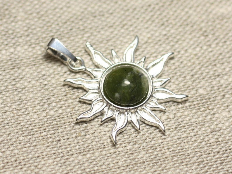 Pendentif Argent 925 et Pierre Soleil 28mm Jade Nephrite Canada rond 10mm image 1