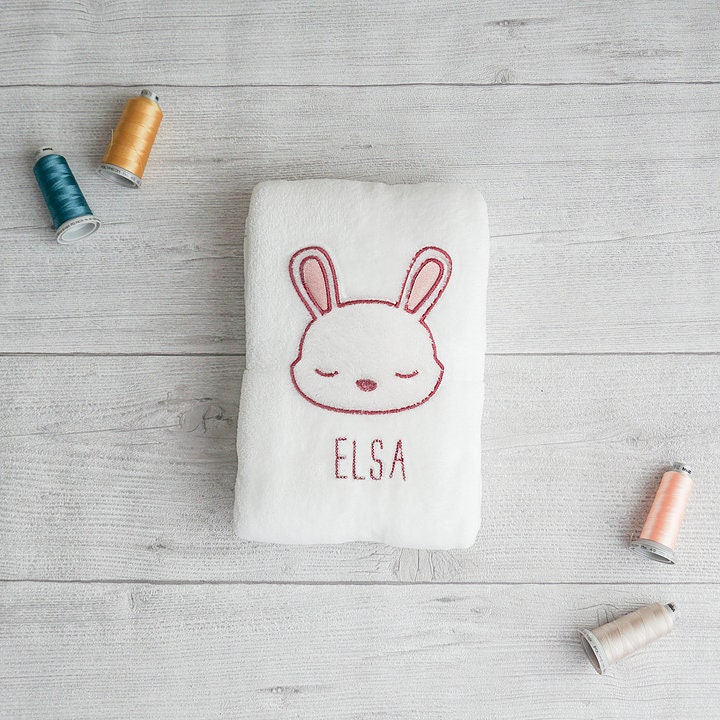 Couverture Brodée Personnalisée // Couverture Bébé Cadeau Naissance Lapin