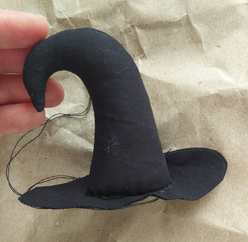 E pattern of Witch Halloween doll step by step instructions image 3