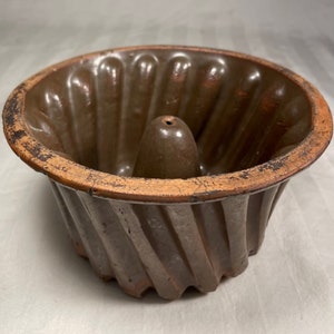 French Wired Pottery Bundt Pan, Primitive Baking Mold, Ceramic Cake Pan,  Stoneware Cake Mold, Kugelhopf Bundt Cake Mold, Rustic Fluted Pan 