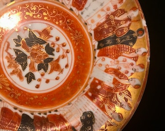 Placa japonesa antigua del siglo XVIII Porcelana Kutani pintada a mano- Diseño raro