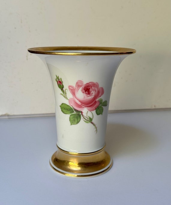 アンティーク マイセンの手描きのピンクのバラのつぼみの磁器の花瓶 