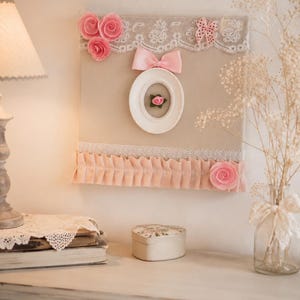 Romantic wall decoration in antique lace – Shabby chic powder pink frame – Vintage boho wall decor – Handmade image 3