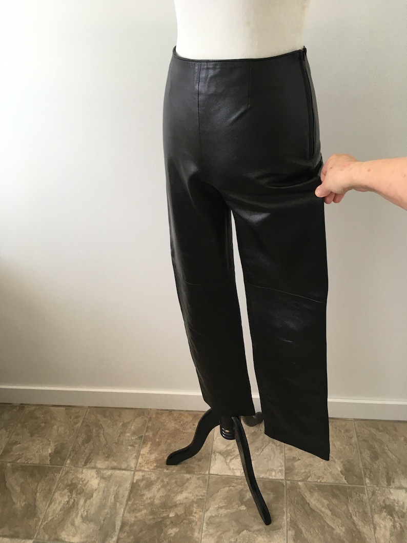 90s Black Leather Danier PantsRegular RiseHip HuggerStraight LegSide ZipperPetite-Regular Inseam6