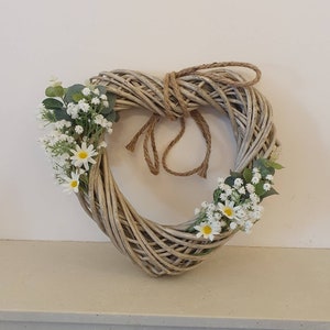 Wicker heart wreath gypsophila daisies eucalyptus summer baby's breath handmade wall hanging door decor cottagecore farmhouse cottage daisy