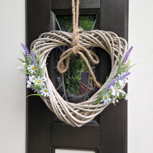 Wicker heart wreath gypsophila daisies lavender summer baby&#39;s breath handmade wall hanging door decor cottagecore farmhouse cottage daisy