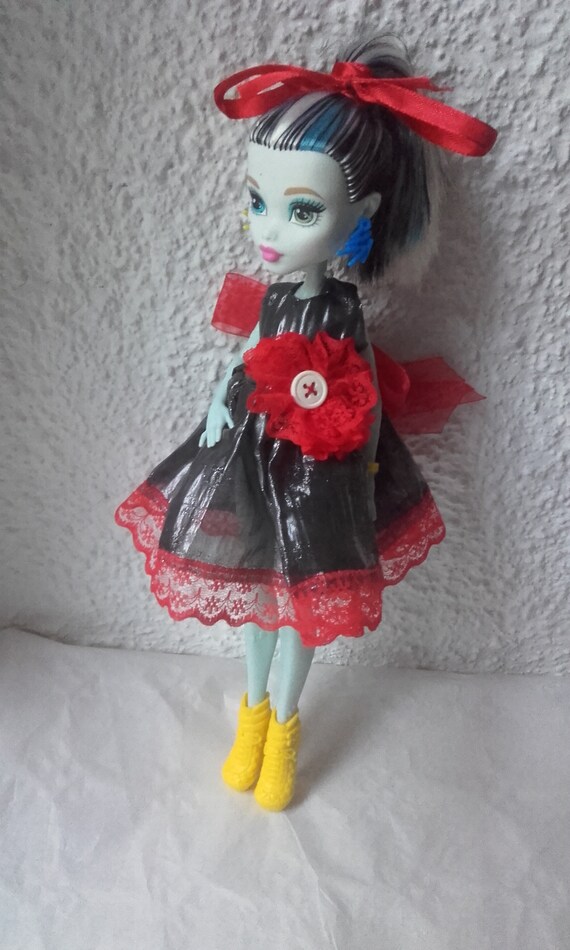 grey monster high doll