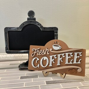 Tiered tray interchangeable mini sign