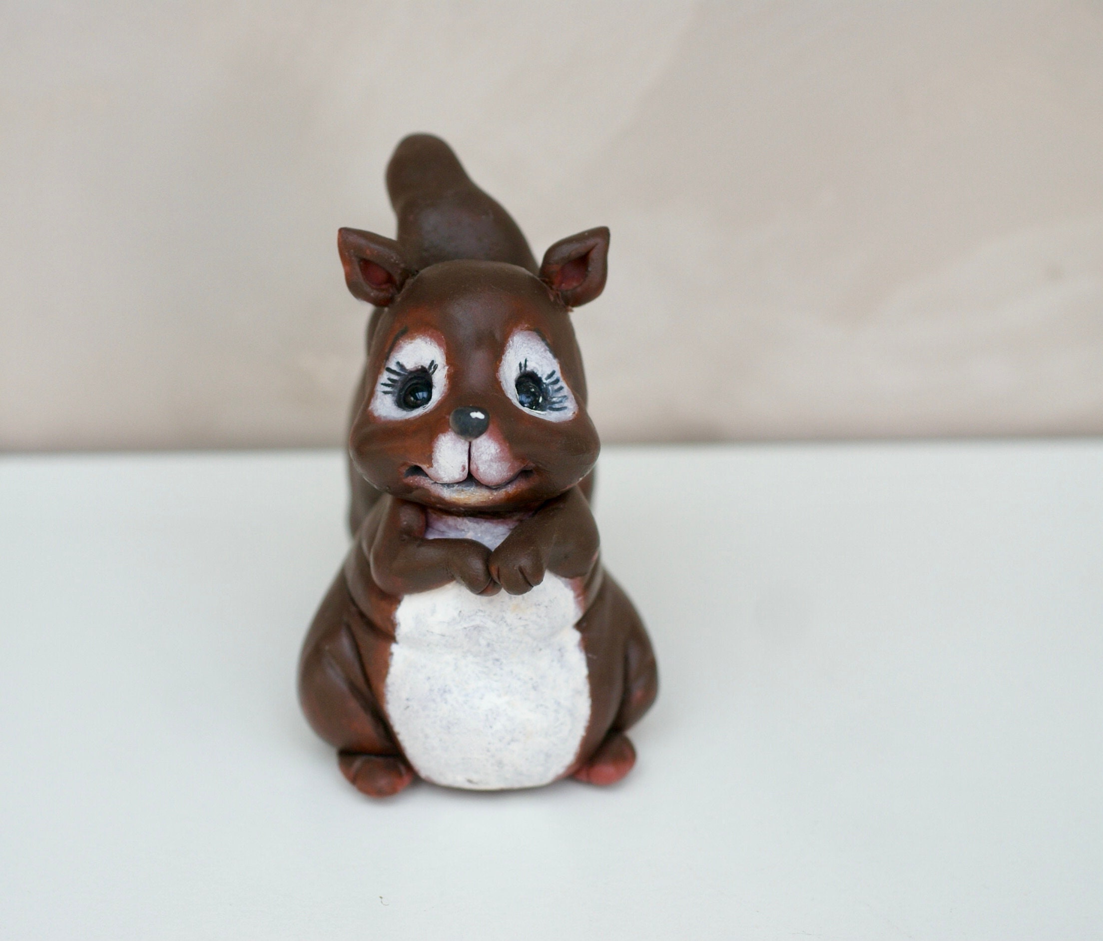 Figurine Écureuil, en Porcelaine Froide.