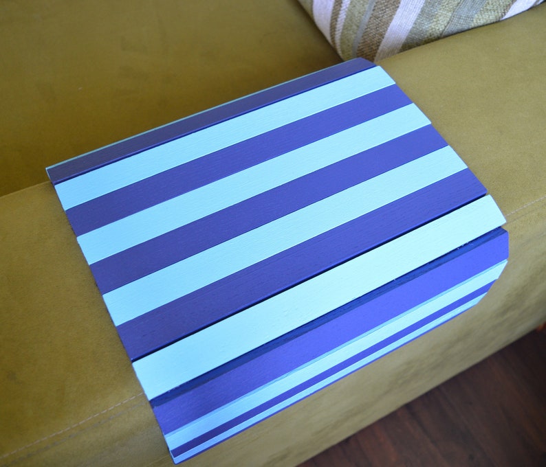 Sofa Tablett Tisch dunkelblau blau Armlehne Tablett Holz ...