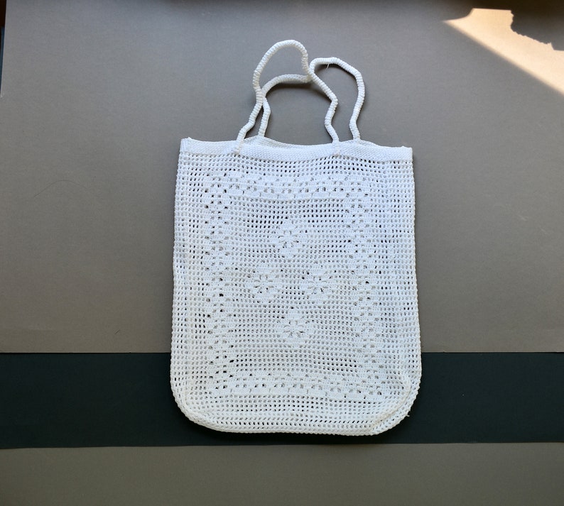 White cotton vegan shopper bag Top handle purse crochet knit bag Market grocery mesh bag Retro boho purse Beach bag Bohemian handbag