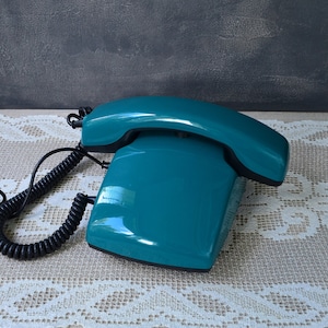 Retro landline telephone Intercom No Dial telephone One-way phone without disk Internal desk phone Retro communication