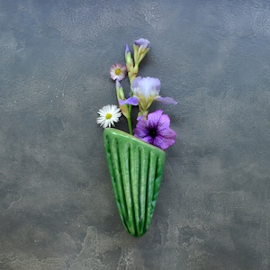 Ceramic wall pocket Hanging indoor cone planter Air plant holder Vertical garden plant pot Wall sconce