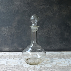 Clear glass floral wine decanter Etched glass carafe Liquor scotch decanter Bourbon whiskey decanter Rustic farmhouse bar cart decor