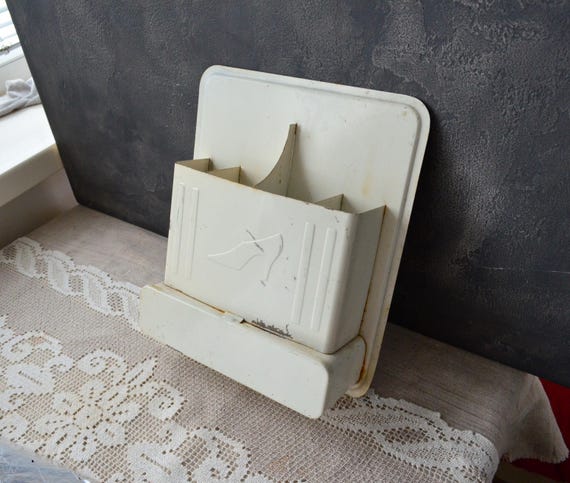 Wall hanging metal rack Shoe care organizer Shoe cleaning box Brush cream holder Entryway shelf