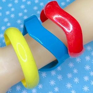 ensemble de bracelets vintage des années 80, bracelets d’été en plastique