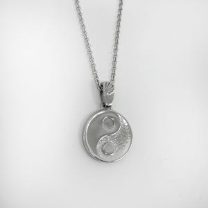 Yin Yang Necklace - Sterling Silver Yin Yang charm pendant, Circle design yin yang pendant
