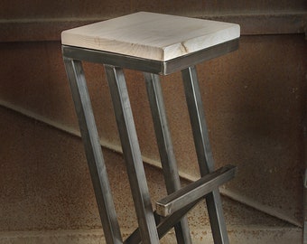 Tabouret de bar , sur mesure , industriel , design , acier/fer et bois , pub , meuble de bar, loft , cuisine