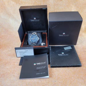 Gentleman&#39;s Tag Heuer Aquaracer 500 Professional. Stainless Steel with Helium Escape Valve.