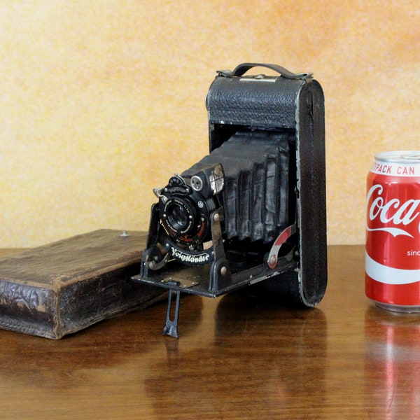 Antique Voigtländer folding camera