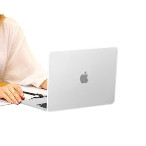 Clear Hard Shell Case for MacBook Air 13.6in. & Silicone Keyboard Cover