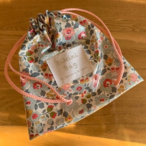 Bikini bag/sac étanche  maillot mouillé/coton enduit liberty /betsyporcelaine/étiquette oeko tex