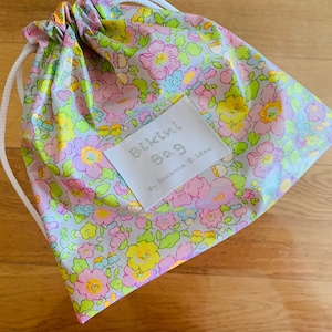 Bikini bag/sac étanche  maillot mouillé/coton enduit liberty /betsy/berilrose/étiquette oeko tex