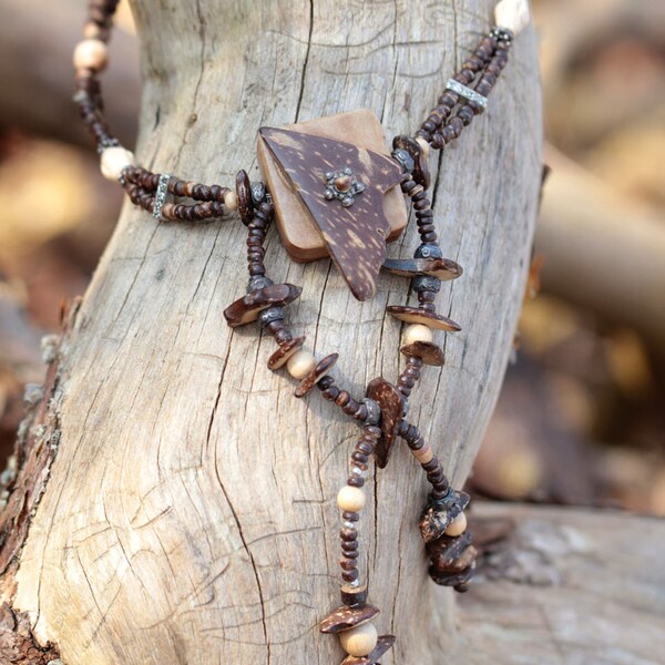 Collier Nature en perles de coco et autres bois, perles métal argenté