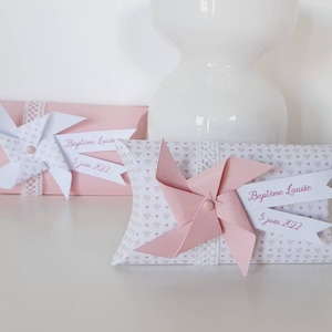 Boite à dragées moulin à vent rose et coeurs, dentelle, baptême fille