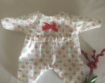 Vestiaire pour poupon/dressing poupée de 30 cm /Combinaison petites fleurs/ fait main