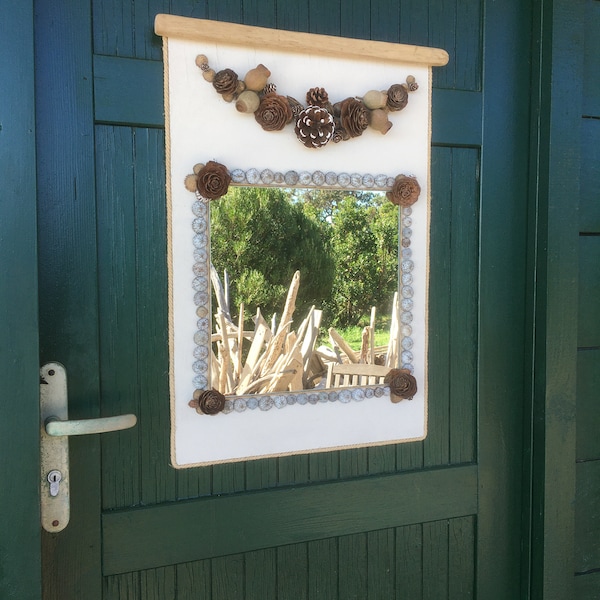 Miroir en bois flotté, fruits d'eucalyptus, pommes de pins/décoration murale/cadre/trumeau