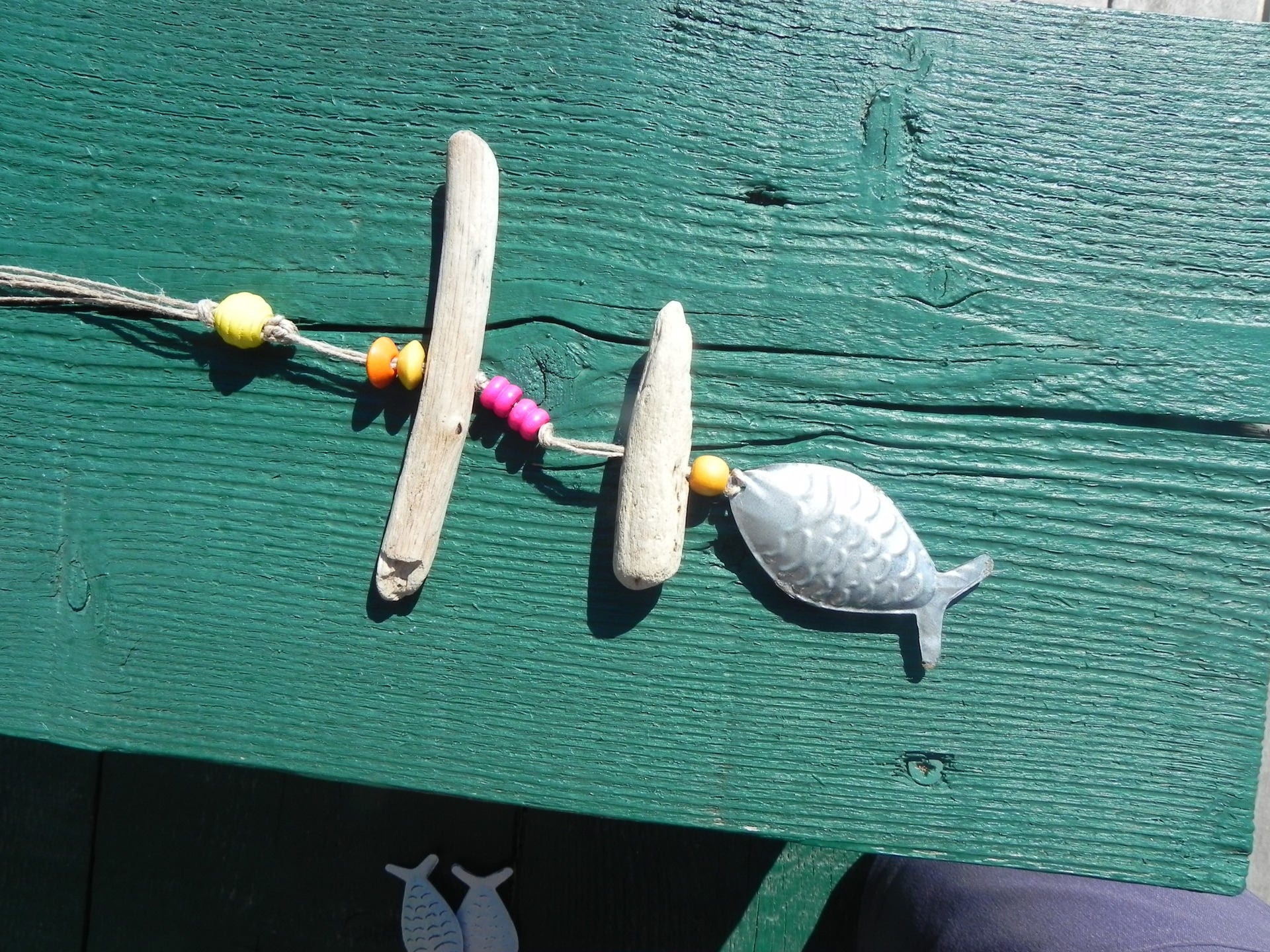 Suspension Bois Flottés, Perles et Poisson Blanc