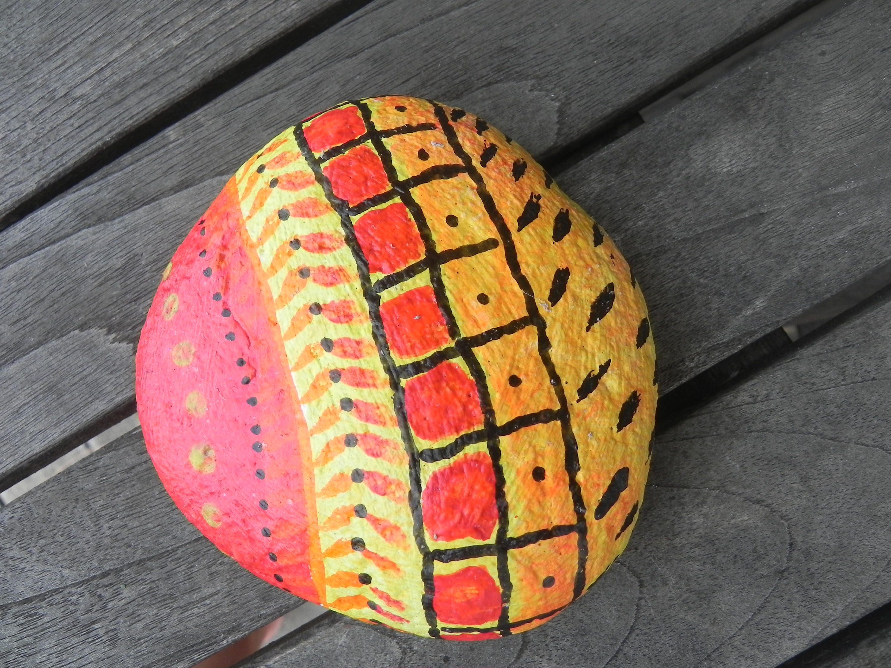 Gros Galet Inspiration Motif et Couleur Ethnique